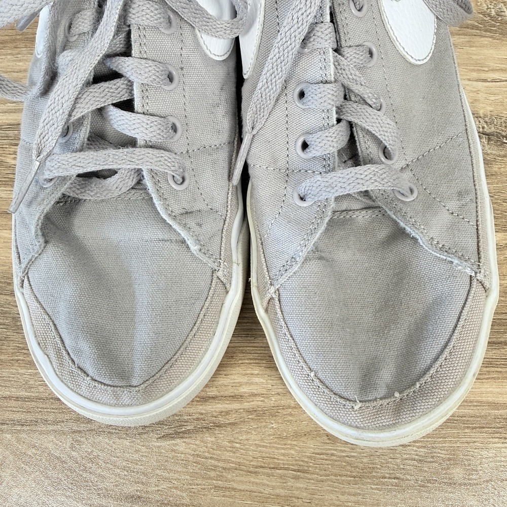 Nike Men's Light Gray & White Low-Top Sneakers - Picture 3 of 7